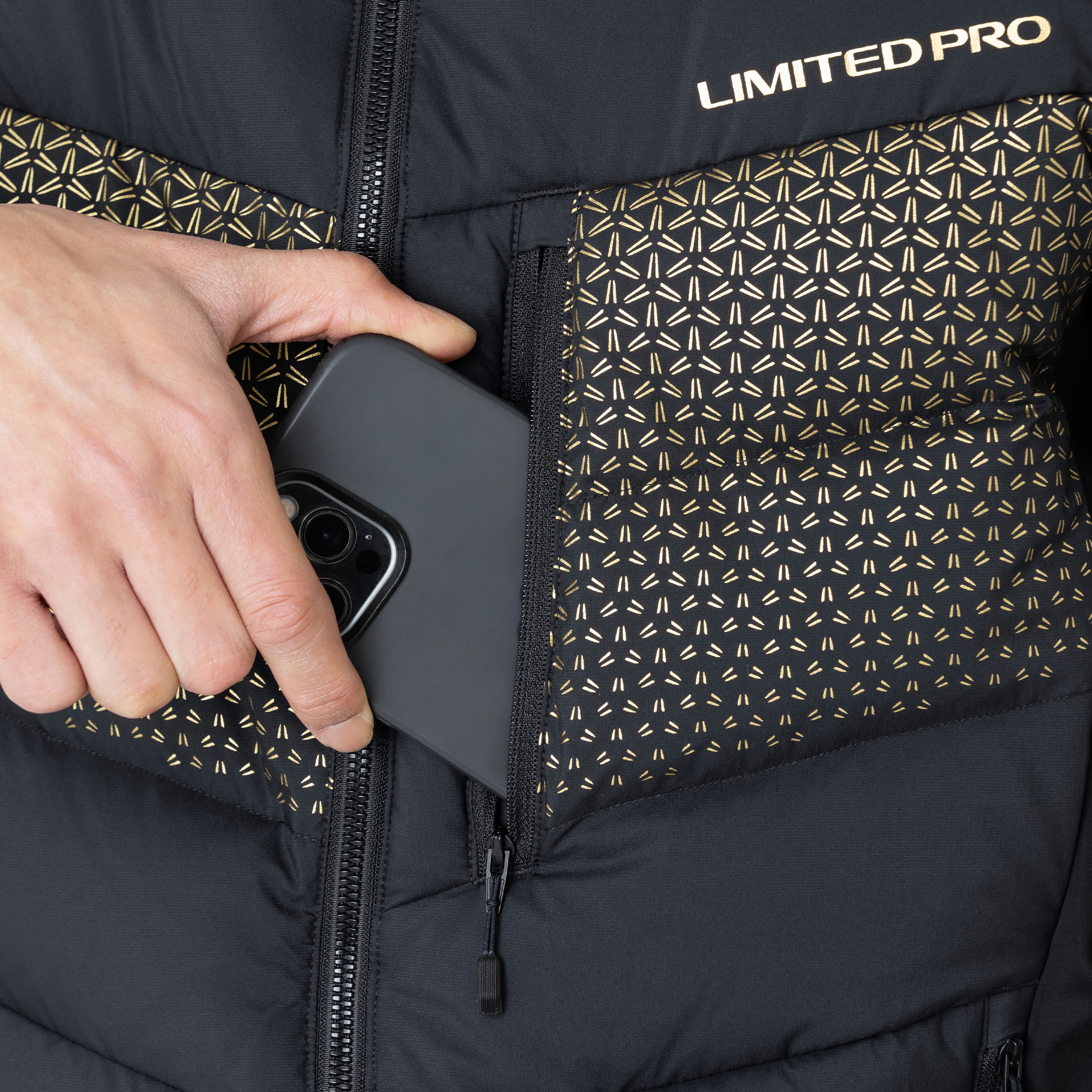 822666-2 22 MD-110V LIMITED PRO GORE-TEX 機能羽絨套裝